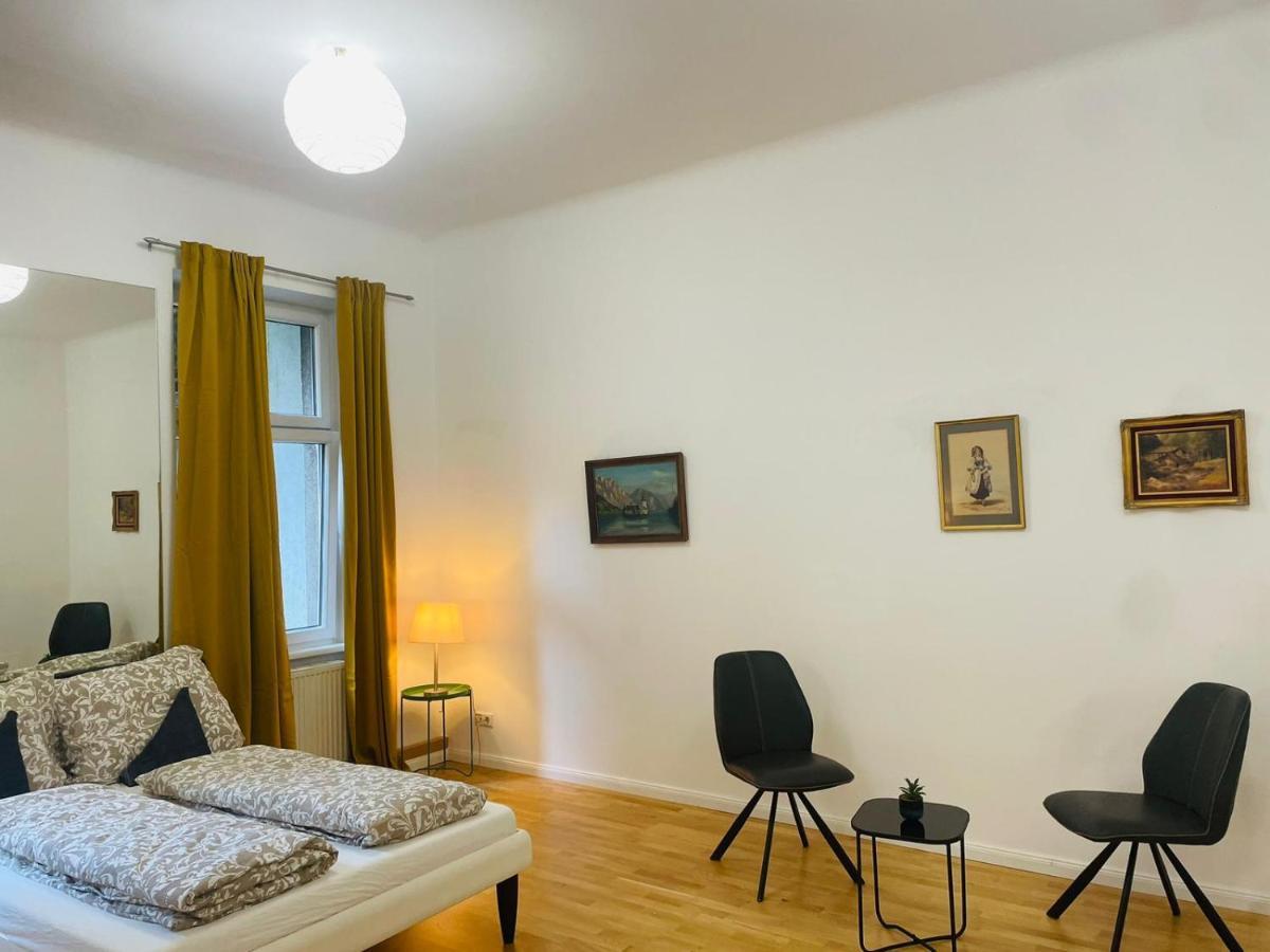 Direct City Center-Privat Rooms-5 Minutes Mariahilferstrasse Wenen Buitenkant foto